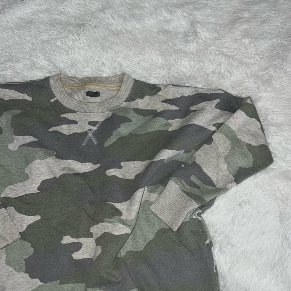 Aerie Camouflage Crewneck Sweatshirt size XS (fits oversized) - Picture 1 of 4